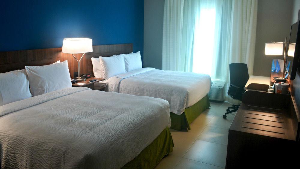 Fairfield Inn & Suites By Marriott โคอาทซาโคลคอส ภายนอก รูปภาพ